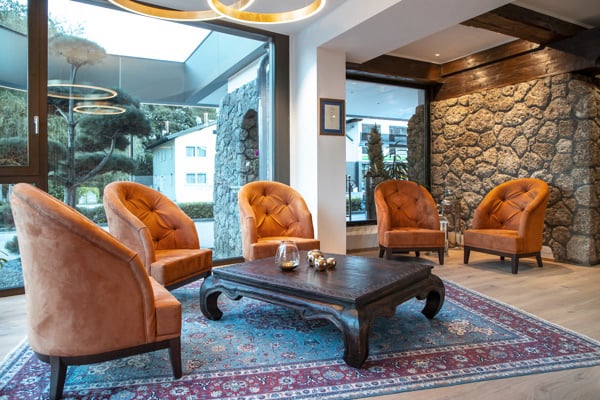 hotel_lobby