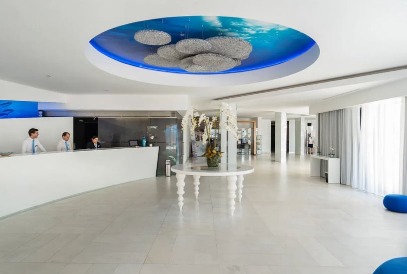 hotel_lobby