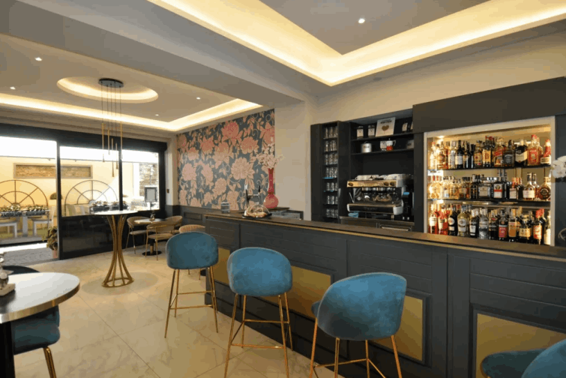 hotel_bar