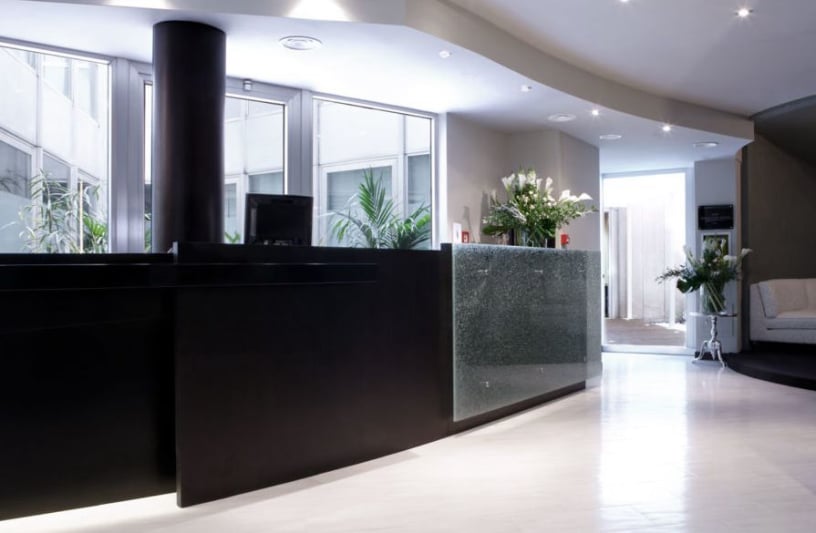 hotel_lobby