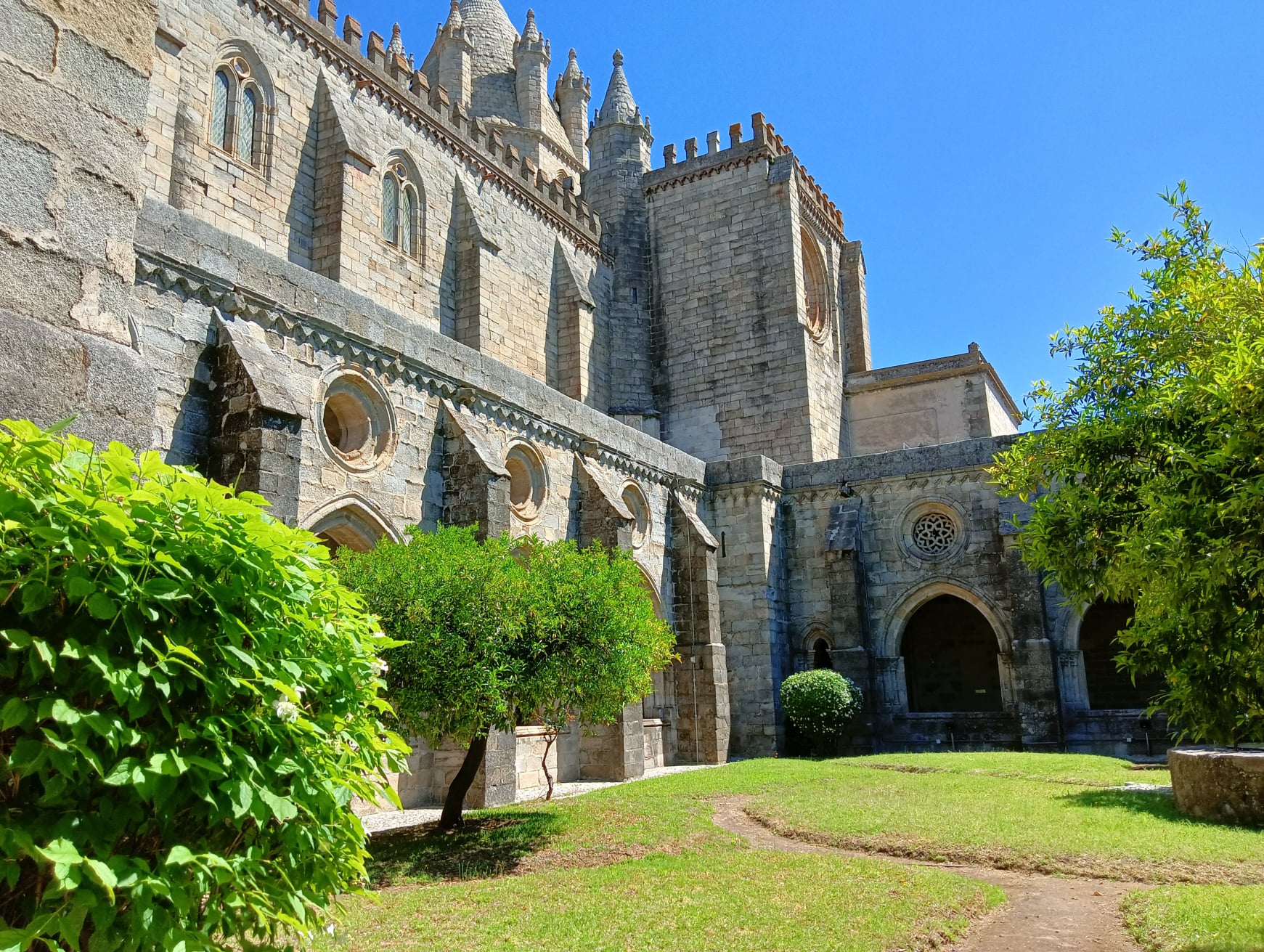 evora