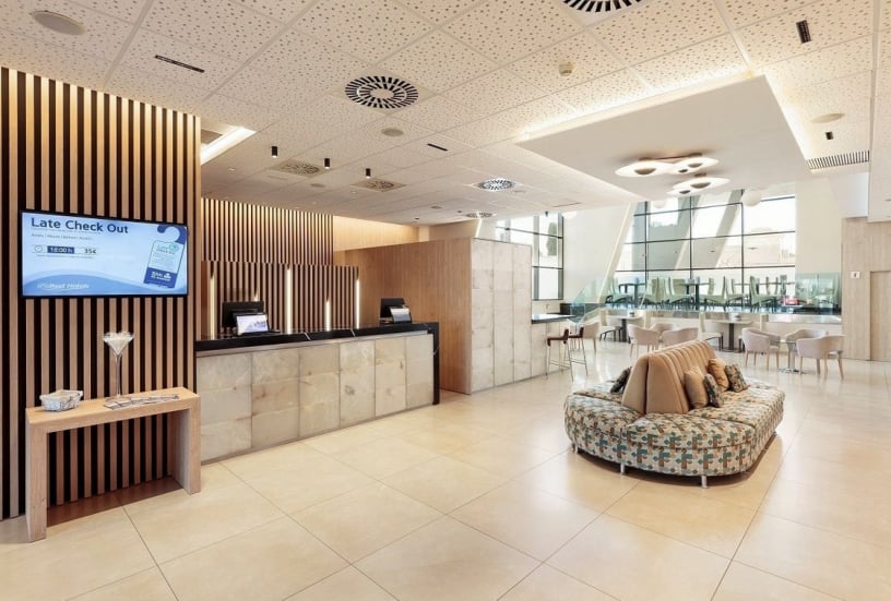 hotel_lobby