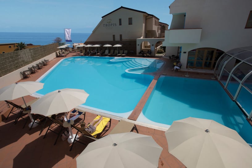 hotel_pool