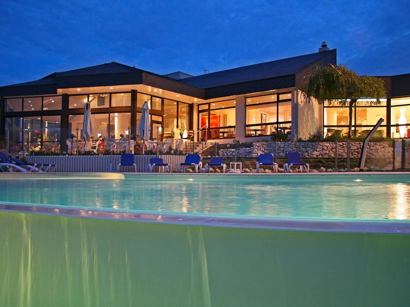 hotel_pool