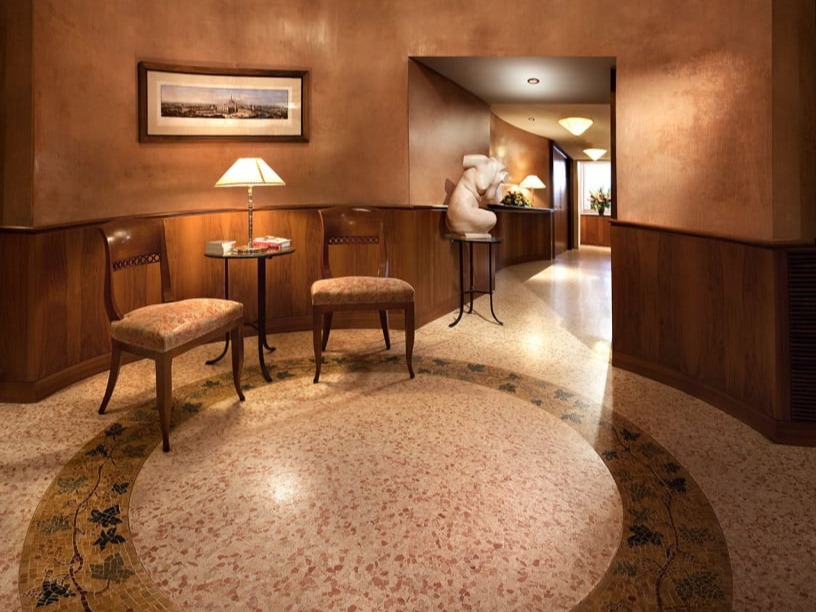 hotel_lobby