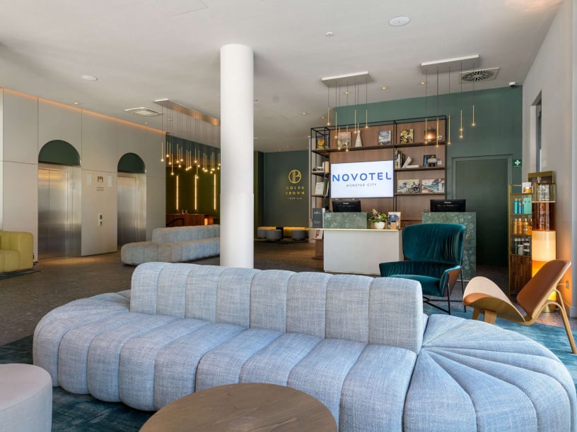 hotel_lobby