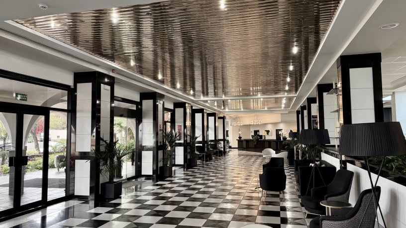 hotel_lobby